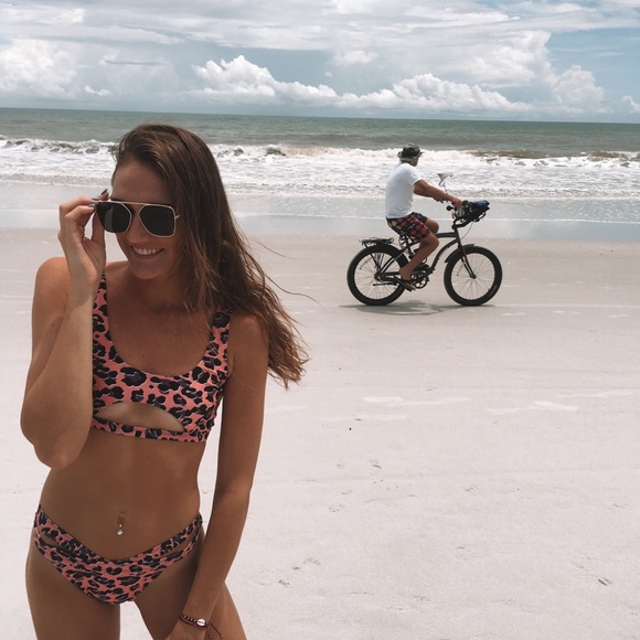 Meet your Posher, Amber - Picture 1 of 8